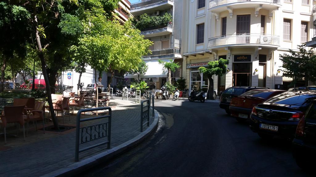 Errathens Pine Red And Taupe - Athens Center Lejlighed Eksteriør billede