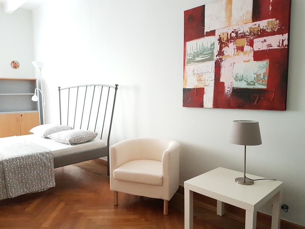 Errathens Pine Red And Taupe - Athens Center Lejlighed Eksteriør billede