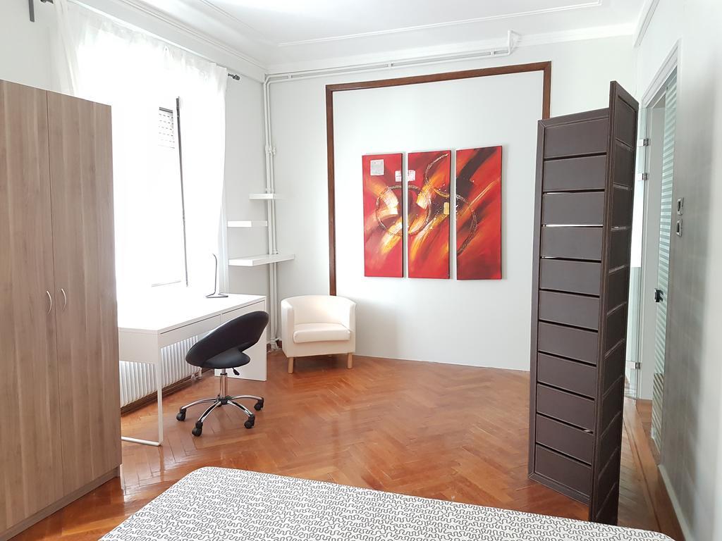Errathens Pine Red And Taupe - Athens Center Lejlighed Eksteriør billede